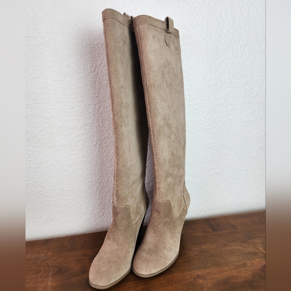 BCBG Rumer Crafted In Taupe Block Heel Women's Knee-High Boots Size  7 NWT